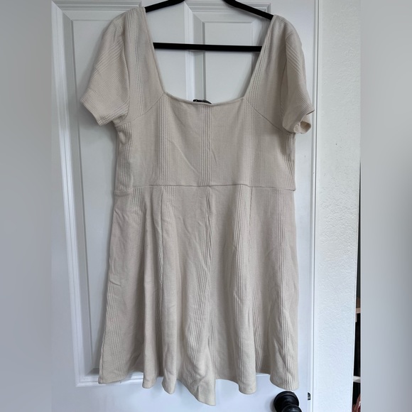 Forever 21+ Plus Size Square Neck Romper - Picture 2 of 8